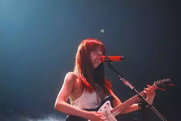 アイナ・ジ・エンド、アニメ『ONE PIECE HEROINES』主題歌をライブ初披露