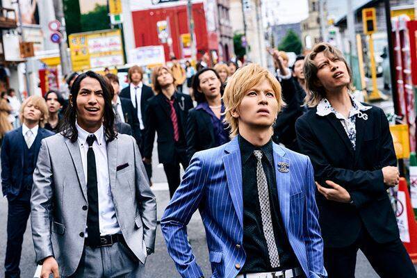 『TOKYO BURST-犯罪都市-』ピエール瀧・上田竜也・長谷川慎の“狂気”が炸裂！ 悪漢揃いの場面写真9点公開