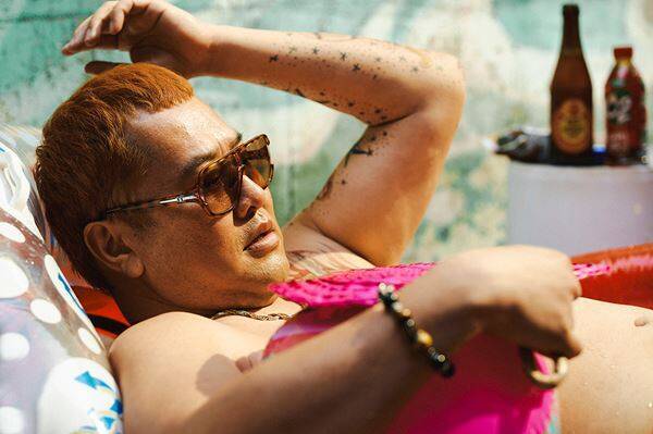 『TOKYO BURST-犯罪都市-』ピエール瀧・上田竜也・長谷川慎の“狂気”が炸裂！ 悪漢揃いの場面写真9点公開