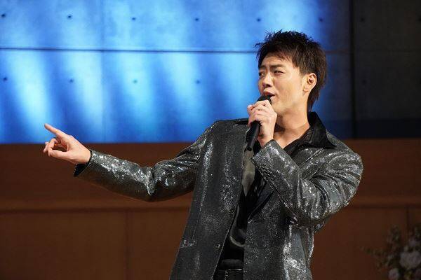 竹内涼真「信じ切れば、劇場で奇跡が起こる」と決意表明！ 5年ぶり主演ミュージカル『奇跡を呼ぶ男』製作発表会見で3曲熱唱