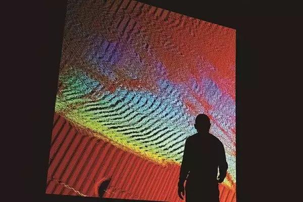 『ミッション∞インフィニティ』東京都現代美術館で　ダイナミックなインスタレーションで可視化される量子宇宙の世界