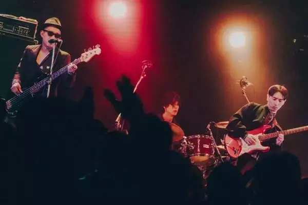 UNCHAIN、結成30周年を冠するツアーファイナルが東京キネマ倶楽部にて大団円で閉幕！【オフィシャルレポート】