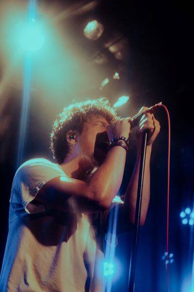 ジ・エンプティ×Maki「これからもヤバい景色を作っていこう」、新代田FEVERが揺れ続けた熱狂の『覚醒少女ツアー2025』最終公演