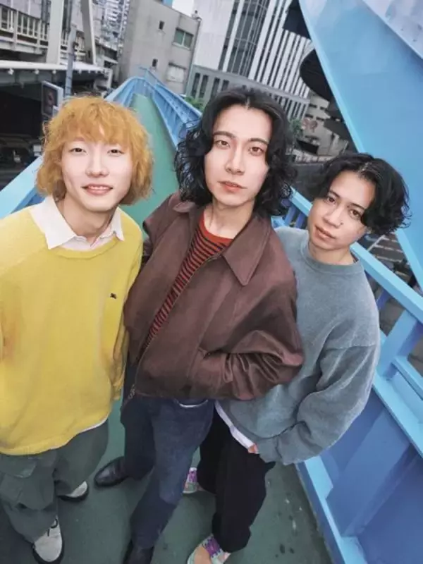 Re:name、アルバム先行配信曲「OTHER SIDE」アナログとデジタルの世界を行き来するような映像が印象的なMV公開