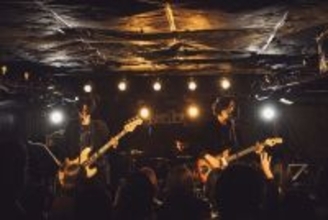 有島コレスケのソロプロジェクト・arko lemmingが7年ぶりのワンマンで魅せた、弾き語りからノイジーなファンクまでの実験的ステージをレポート！