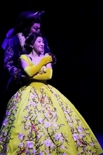 劇団四季、新演出版ミュージカル『美女と野獣』いよいよ開幕へ　ベルが歌うソロナンバー「チェンジ・イン・ミー」も日本初披露
