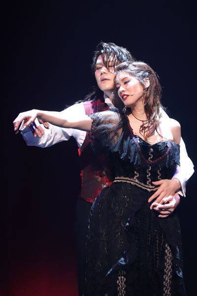 柿澤勇人の“危うさ”か、佐藤隆紀の“悲哀”か ――演出一新の『ジキル＆ハイド』開幕！