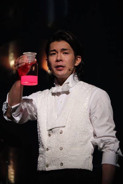 柿澤勇人の“危うさ”か、佐藤隆紀の“悲哀”か ――演出一新の『ジキル＆ハイド』開幕！