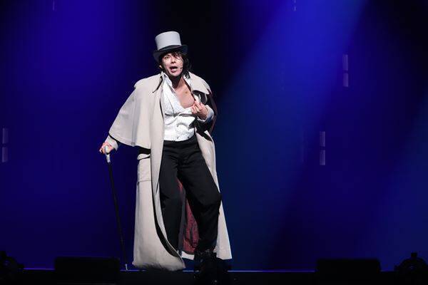 柿澤勇人の“危うさ”か、佐藤隆紀の“悲哀”か ――演出一新の『ジキル＆ハイド』開幕！