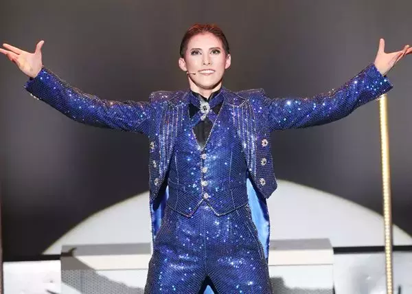「ブギウギ」で一躍全国区の人気を獲得したOSK歌劇団トップスター・翼和希が魅せる全国巡業公演、東京で開幕
