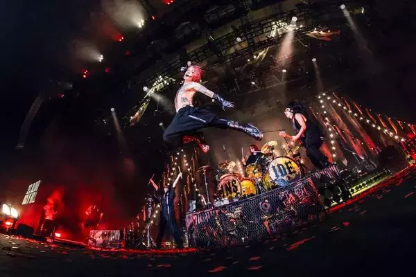 『HYDE [INSIDE] LIVE 2025 WORLD TOUR -JAPAN FINAL-』大円団で完遂　2026年春にニュー・アルバム『JEKYLL』発売の発表も【オフィシャルレポート】