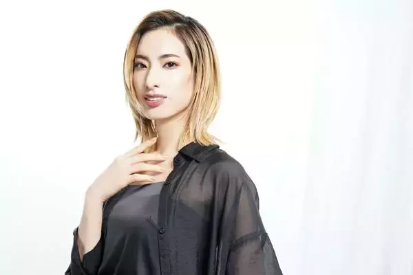 柚香光、ミュージカル『十二国記』で挑む“ふたり1役”の試み「原作への敬意を胸に」