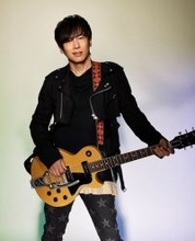 寺岡呼人、60歳に向けた節目のプロジェクトとして全国弾き語りツアー開催　札幌・大阪・名古屋・東京で５公演