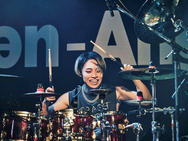 【TETSUYA & Like-an-Angelライヴ特集 PART3】 Like-an-Angelが横浜で放った“覚醒のステージ” ー＜TOUR 2025－2026“Crash to Rise”＞Yokohama Bay Hallライヴレポート