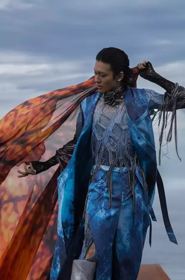 市川染五郎と世界的ファッションデザイナーの中里唯馬がコラボ！ 舞台『ハムレット』キービジュアル公開