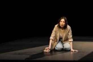 新国立劇場『ガールズ＆ボーイズ』真飛聖、増岡裕子それぞれの初日レポート＆新たに舞台写真10点が到着