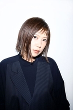 絢香、TBS系『テレビ×ミセス』でMrs. GREEN APPLEとコラボし話題の「三日月」20周年記念Room Session動画公開