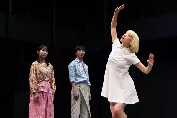 夢幻能のフォーマットにより現代でなにを語るか ～音楽劇『未練の幽霊と怪物―「珊瑚」「円山町」―』上演中