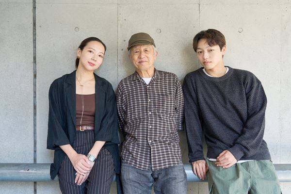 那須凜×串田十二夜×串田和美　6度目の上演アイルランドの喜劇『西に黄色のラプソディ』は原点回帰のような作り方で演劇の楽しさを