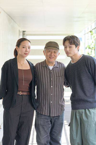 那須凜×串田十二夜×串田和美　6度目の上演アイルランドの喜劇『西に黄色のラプソディ』は原点回帰のような作り方で演劇の楽しさを