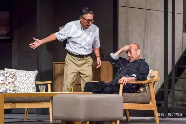 【レポート】上演中の竹生企画第四弾『マイクロバスと安定』　竹中直人と生瀬勝久が魅せる心理サスペンス