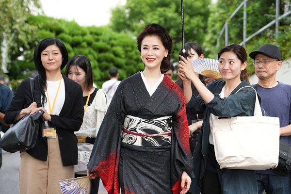 面白い！　舘ひろし主演『免許返納!?』──ここまでやるか、のセルフパロディ【おとなの映画ガイド】