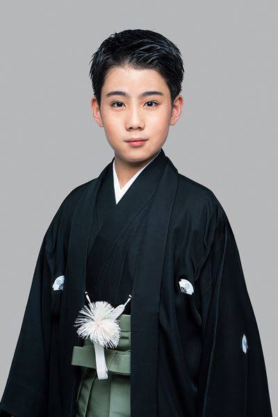 『ジョジョ』荒木飛呂彦デザイン「六月博多座大歌舞伎」襲名披露祝幕公開　八代目尾上菊五郎「音羽屋の伝統と革新を体現」