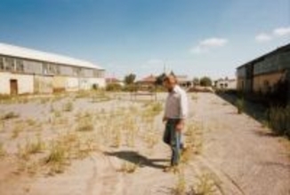 ドナルド・ジャッドが築いたテキサスの聖地「マーファ」の全貌に迫る　『ジャッド｜マーファ展』ワタリウム美術館で2月15日から