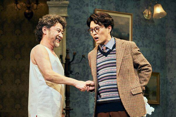 井口理（King Gnu）主演の舞台『キャッシュ・オン・デリバリー』開幕！ 実力派俳優陣の個性が爆発するドタバタコメディ