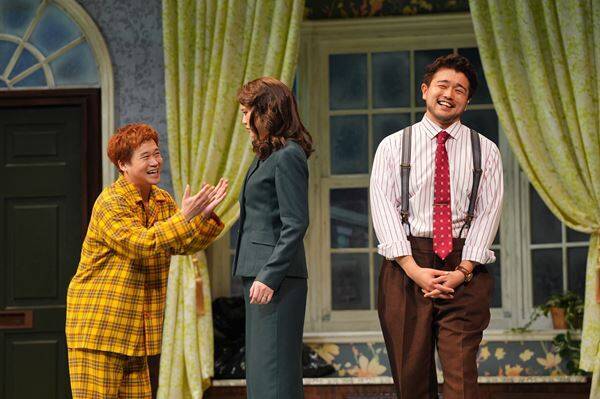 井口理（King Gnu）主演の舞台『キャッシュ・オン・デリバリー』開幕！ 実力派俳優陣の個性が爆発するドタバタコメディ