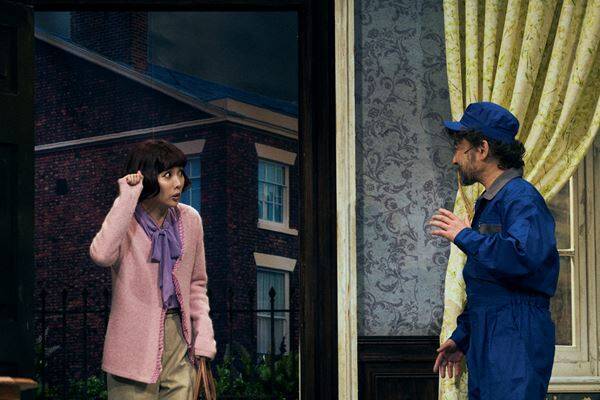 井口理（King Gnu）主演の舞台『キャッシュ・オン・デリバリー』開幕！ 実力派俳優陣の個性が爆発するドタバタコメディ