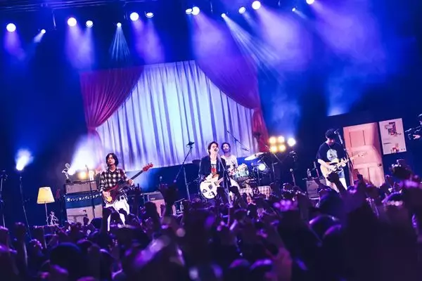 オレンジスパイニクラブが“一番大きな愛”を届けた、ツアー『見えないものに愛を』オフィシャルレポート