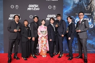 神木隆之介＆浜辺美波が流暢な英語で挨拶！ 『ゴジラ-0.0』LAプレミアで観客熱狂