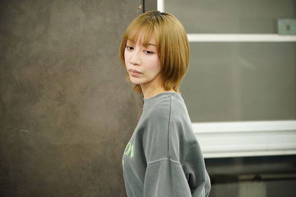 小野寺修二が鈴木浩介、美弥るりからとの創作を振り返る　神戸文化ホール『流々転々 KOBE 1942-1946』稽古場写真＆コメント到着