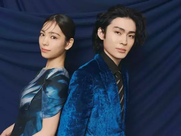 新鮮な顔合わせのハムレット×オフィーリア。市川染五郎と當真あみが、“今”の『ハムレット』を誕生させる。