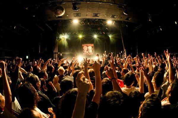 Northern19、新名盤を引っ提げた全国ツアーが渋谷で完結！ 盟友dustboxと生み出した圧巻の熱気とシンガロング