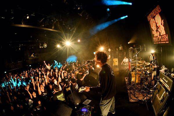 Northern19、新名盤を引っ提げた全国ツアーが渋谷で完結！ 盟友dustboxと生み出した圧巻の熱気とシンガロング
