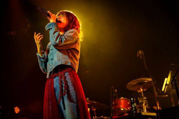 JUNNA、幻となった2022年ホールツアーを“リベンジライブ”として再現！ 「みんなの前だったら、どんな夢でも語れる」――10周年へ向けて新たな夢を語る【オフィシャルレポート】