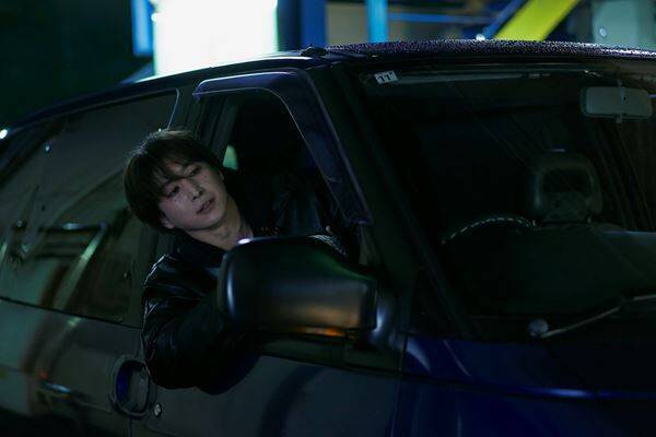 佐久間大介、渋谷龍太が夜の世界で生きる　映画『ナイトフラワー』場面写真公開