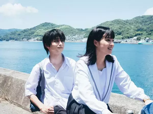横浜流星＆広瀬すず、制服で自転車二人乗り！ 『汝、星のごとく』甘酸っぱい新写真7点解禁