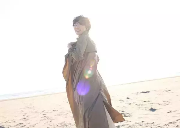 今井美樹、約8年ぶり通算21枚目アルバム『smile』発売決定　ジャケット写真＆新たなアー写も公開