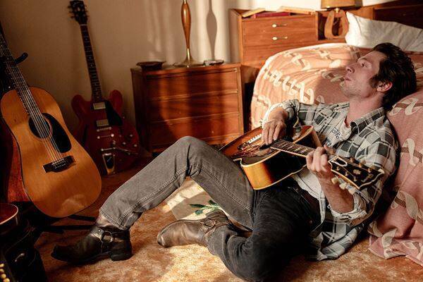 11月の表紙はブルース・スプリングスティーン！ 若き日の苦悩を描いた伝記映画が今月公開