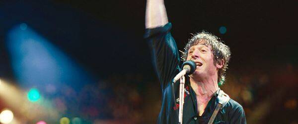 11月の表紙はブルース・スプリングスティーン！ 若き日の苦悩を描いた伝記映画が今月公開