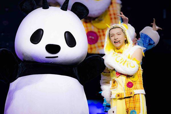 パンダドラゴン、２度目の日本武道館公演で「世界で一番ポップなアイドル」への進化を証明！32曲3時間の圧巻カーニバルをレポート