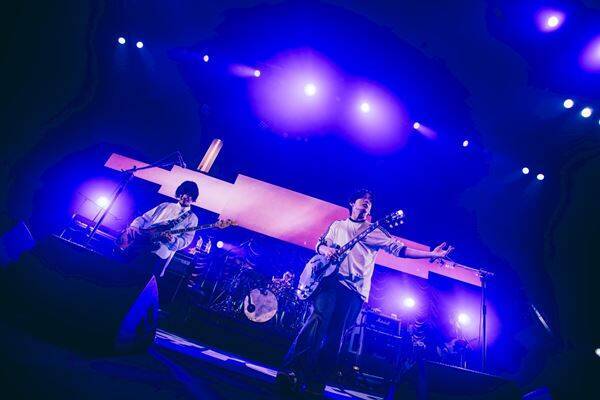 【ライブレポート】reGretGirl、満員のオーディエンスへ大きな愛を届けた全国ツアー『for LOVERS』ファイナル公演をレポート「頑張れよじゃなくて、よう頑張ったなと歌いたい」