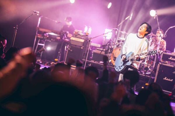 【ライブレポート】reGretGirl、満員のオーディエンスへ大きな愛を届けた全国ツアー『for LOVERS』ファイナル公演をレポート「頑張れよじゃなくて、よう頑張ったなと歌いたい」