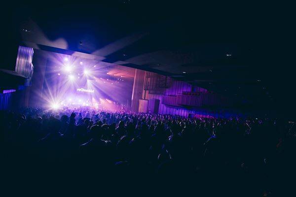 【ライブレポート】reGretGirl、満員のオーディエンスへ大きな愛を届けた全国ツアー『for LOVERS』ファイナル公演をレポート「頑張れよじゃなくて、よう頑張ったなと歌いたい」