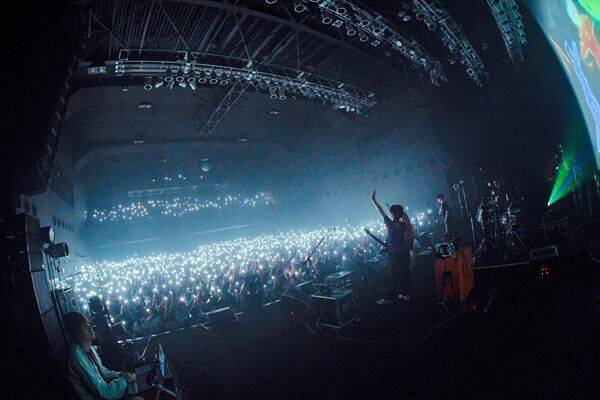 【超能力戦士ドリアン ライブレポ】笑いあり涙ありの全国ツアー『はちゃめちゃ！サイエンスラボ』ファイナル公演！ファンと共有した「世界一幸せなバンド」の最高に楽しいライブ