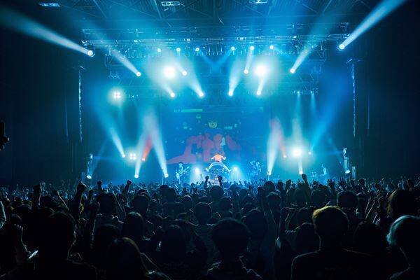 【超能力戦士ドリアン ライブレポ】笑いあり涙ありの全国ツアー『はちゃめちゃ！サイエンスラボ』ファイナル公演！ファンと共有した「世界一幸せなバンド」の最高に楽しいライブ