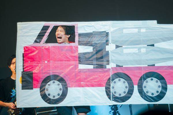 【超能力戦士ドリアン ライブレポ】笑いあり涙ありの全国ツアー『はちゃめちゃ！サイエンスラボ』ファイナル公演！ファンと共有した「世界一幸せなバンド」の最高に楽しいライブ